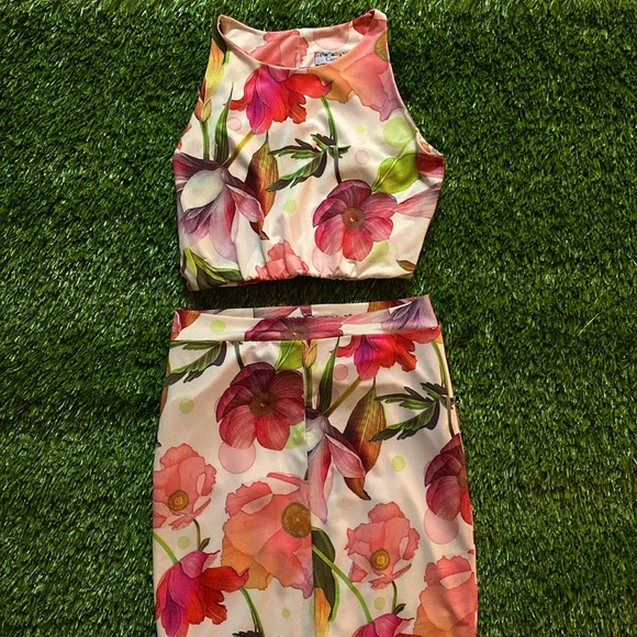 Carol Ginter. Set of two pieces.  Flower pattern. Good quality exclusive design - Picture 10 of 12